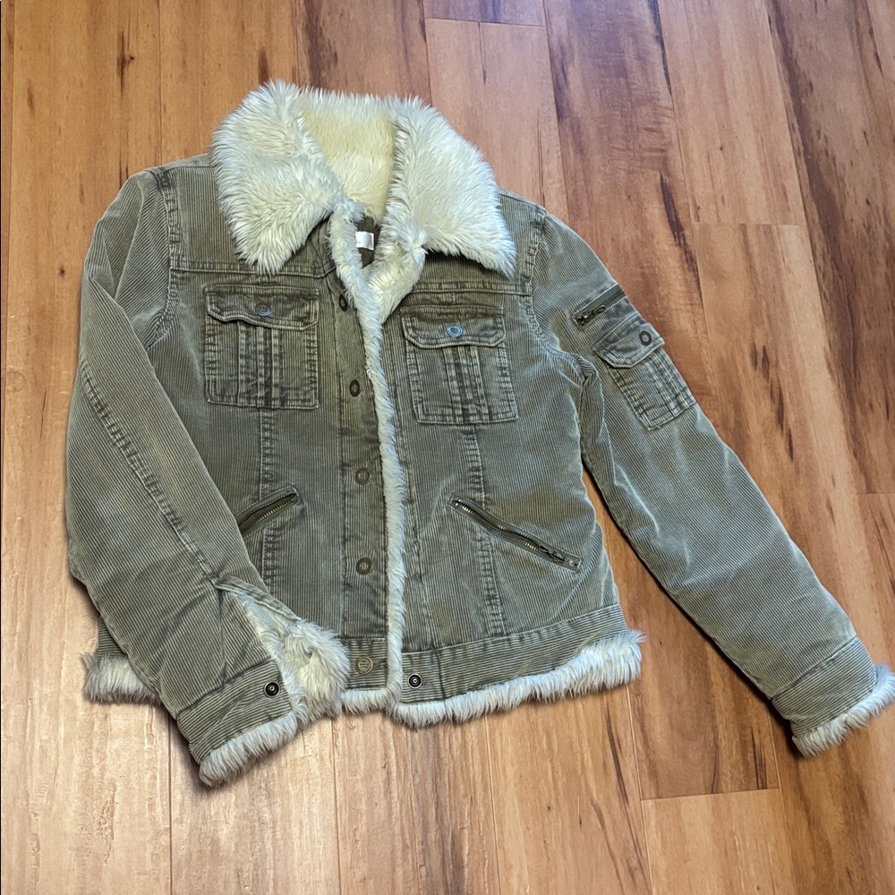 Jennifer Lopez Olive Corduroy Jacket with Faux Fur Trim, Warm! Sz Med - Picture 6 of 7